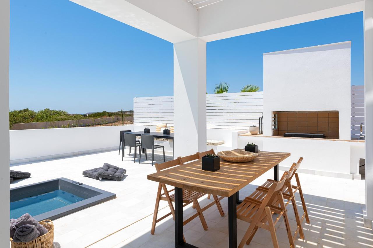 Seasand Villa Lakhania Esterno foto